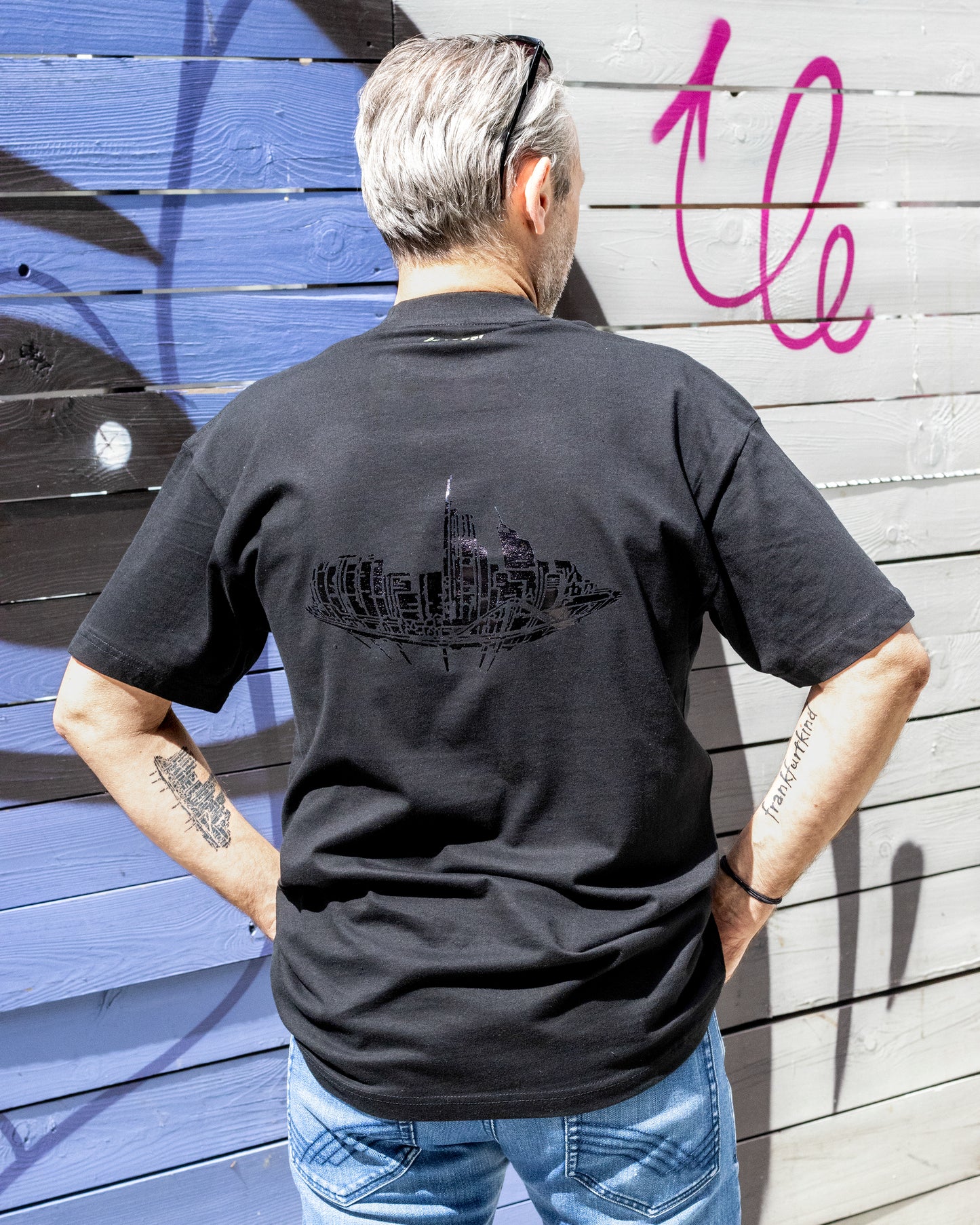 Skyline BLACK by frankfurtkind | T-Shirt haevy oversized unisex