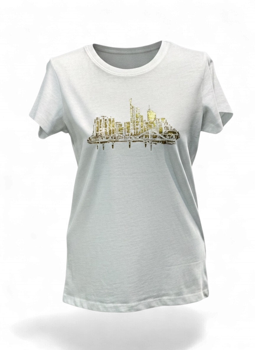 Skyline sunrise by frankfurtkind | T-Shirt women Round-neck