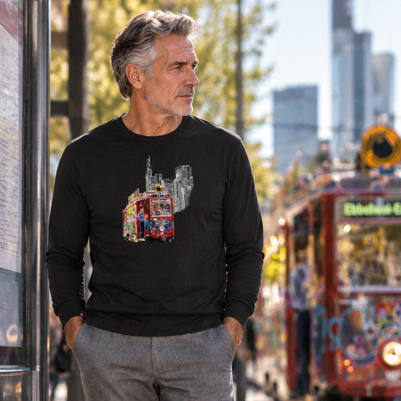 Schwarzes Ebbel-Ex Frankfurt Longsleeve von frankfurtkind mit Frontprint, getragen von einem männlichen Model.