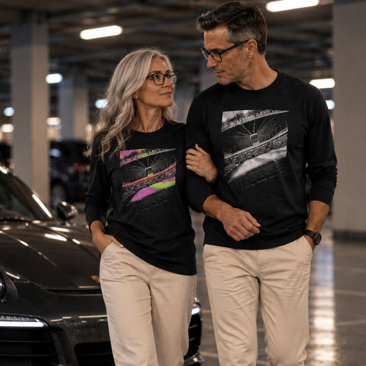 Schwarzes pic-of-the-year Frankfurt Longsleeve von frankfurtkind mit Frontprint, getragen von einem weiblichen und einem männlichen Model.
