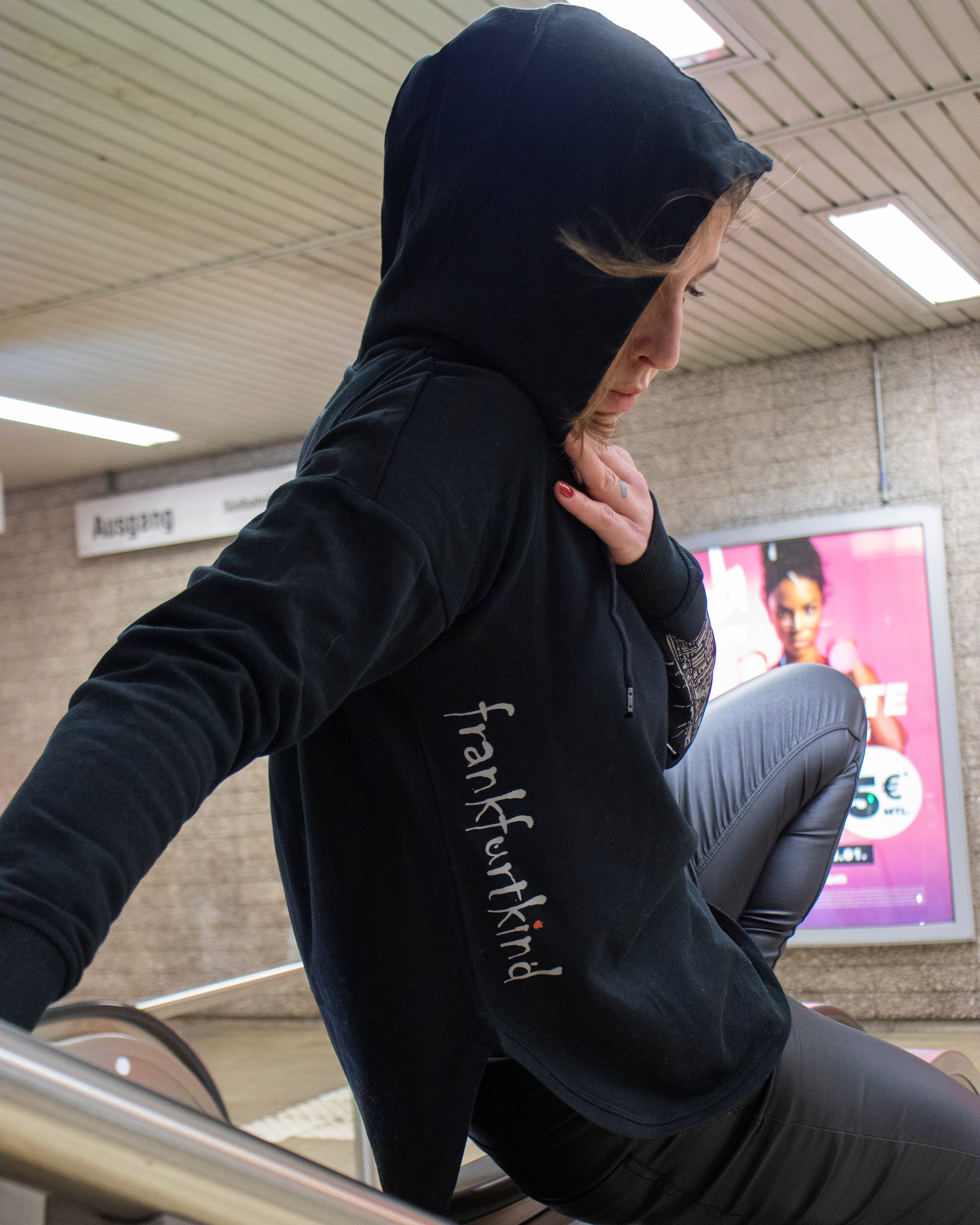 skyline by frankfurtkind | Ladies Hoodie oversized
